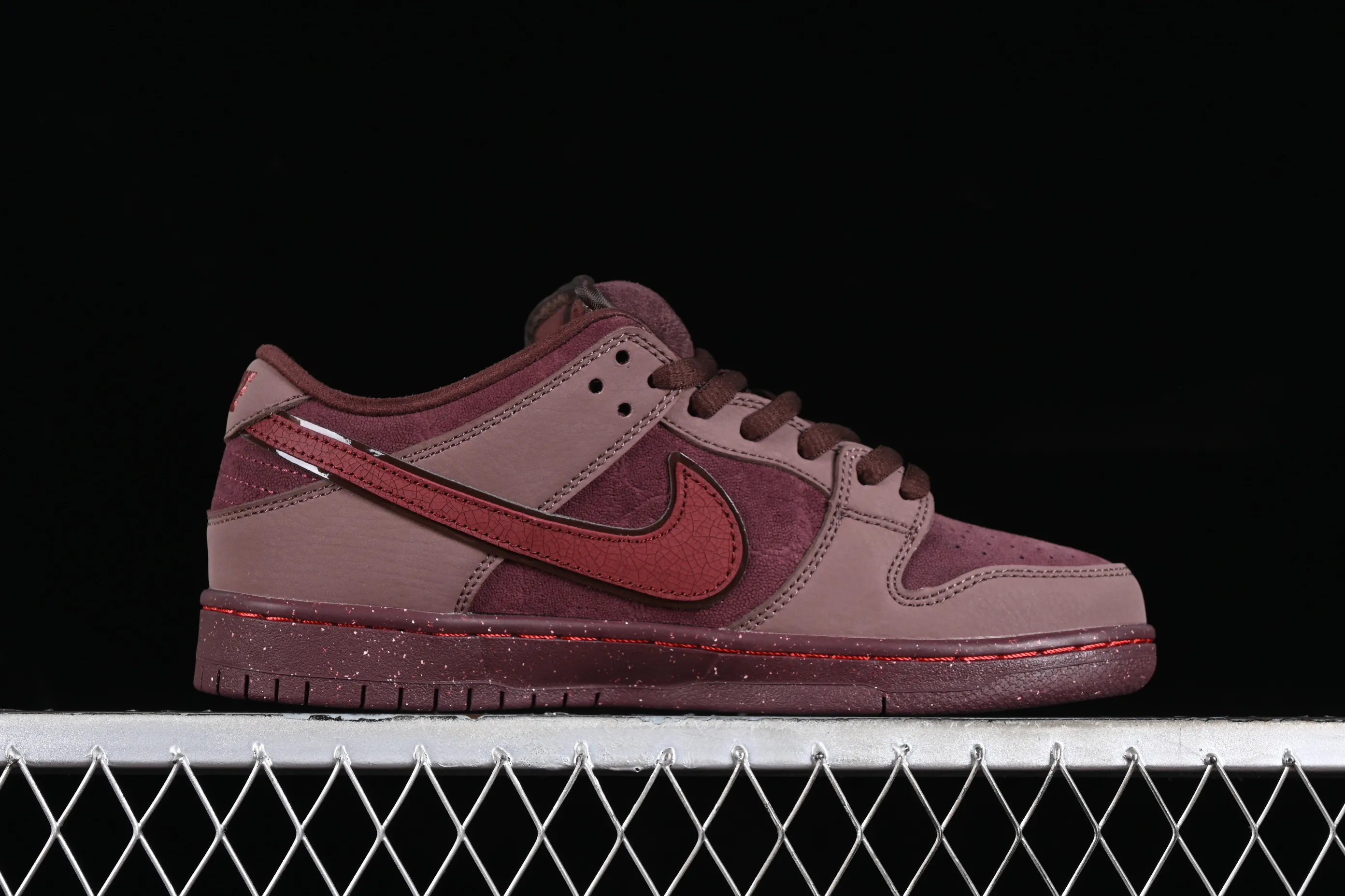 All categories Nk SB Dunk series Nk SB Dunk Low low-top sneakers F version Nk SB Dunk Low Premium "Valentine's Day" Valentine's Day SB low-top casual sneakers FN0619-600